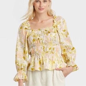 Who What Wear Size Small Long Sleeve Square Smocked‎ Peplum Blouse Floral Print